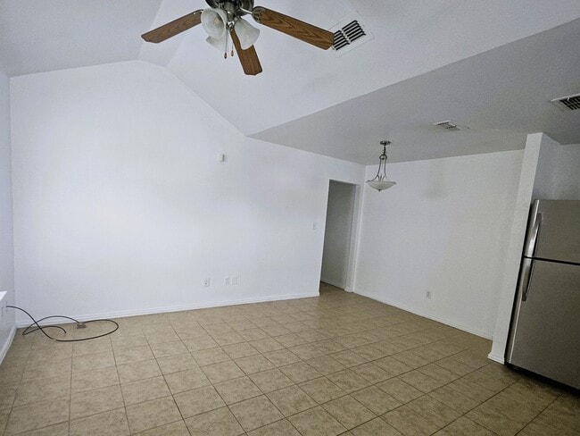 Photo - 3108 Lincoln Ave Unit 3108 Lincoln Avenue  102