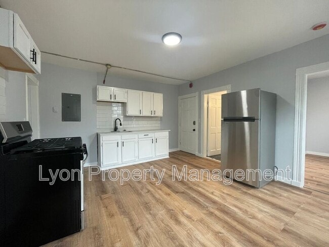 Photo - 412 Elm St Unit 2R