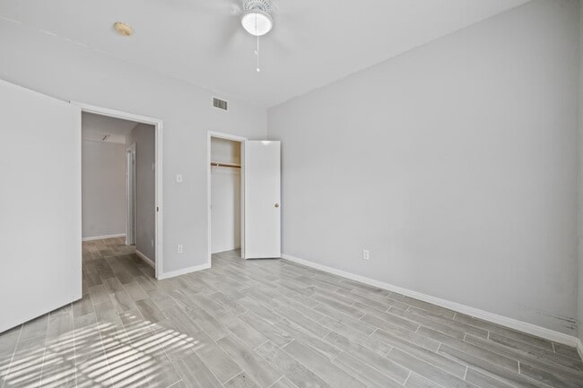 Photo - 22623 Round Valley Dr