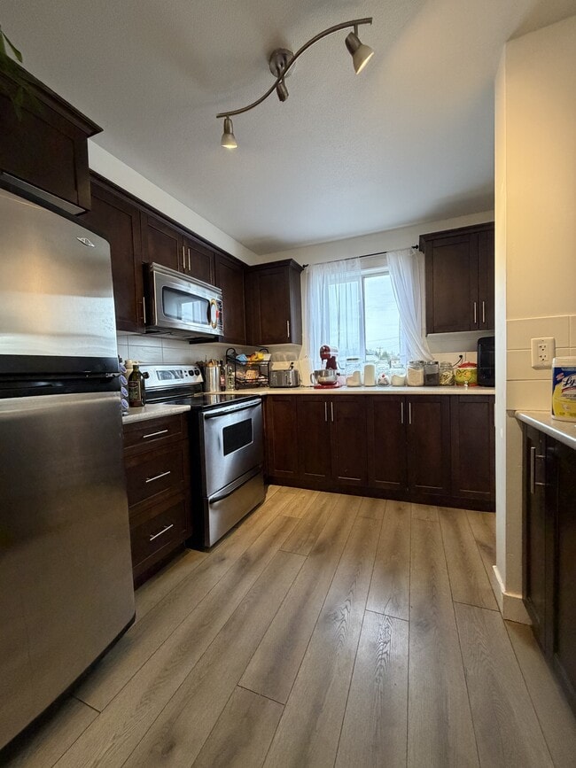 Building Photo - 46289 Yale Rd