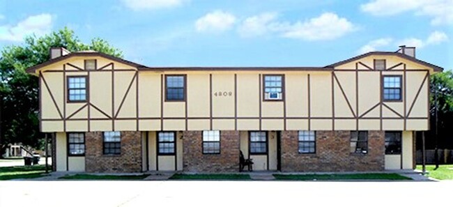 Building Photo - 4808 Rainbow Cir Rental