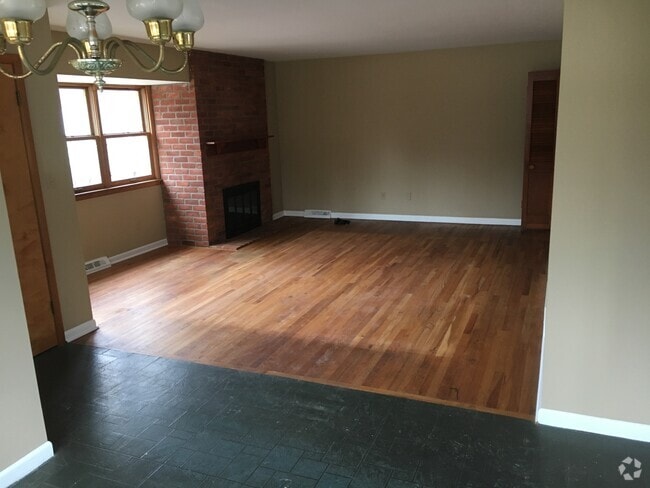Building Photo - 1065 North 6th Street Rental