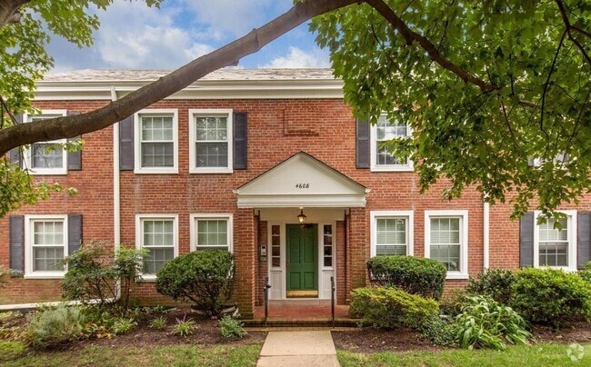 Building Photo - Stunning And Spacious 2-Level, 1 Bedroom, ... Rental