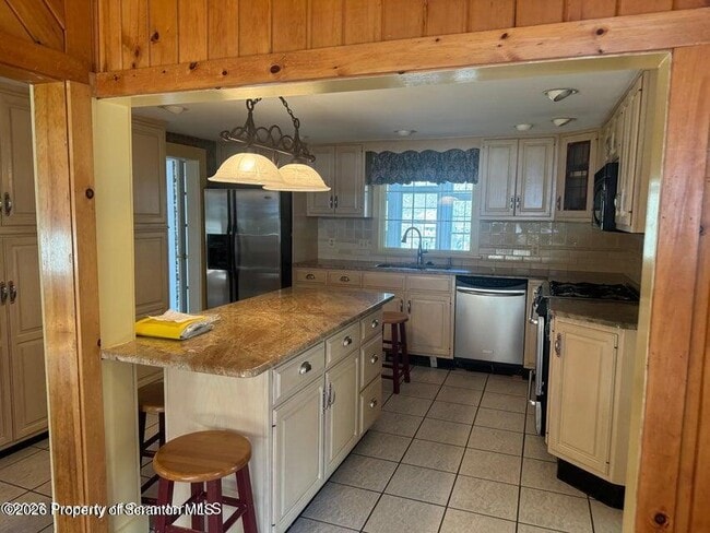 Photo - 517 Clinton St