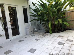 Photo - 302 NE 8th Ave