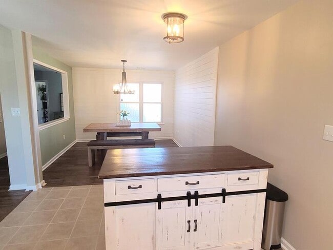 Photo - 1288 Nesbitt Dr