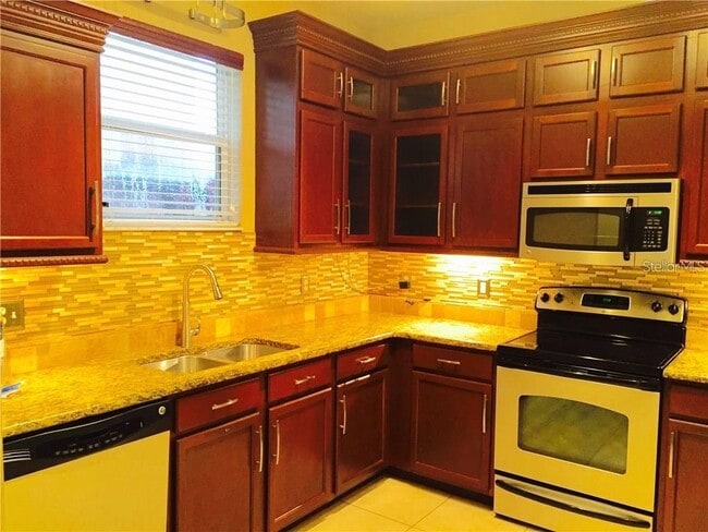 Photo - 1049 Priory Cir