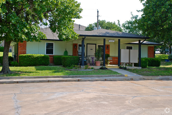 Azle Village Apartments - Azle Village Apartments