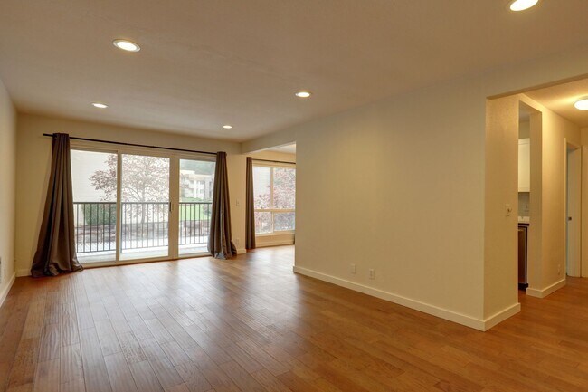 Photo - Prime Bellevue Location | 2 Bed Condo + Garage + Pool