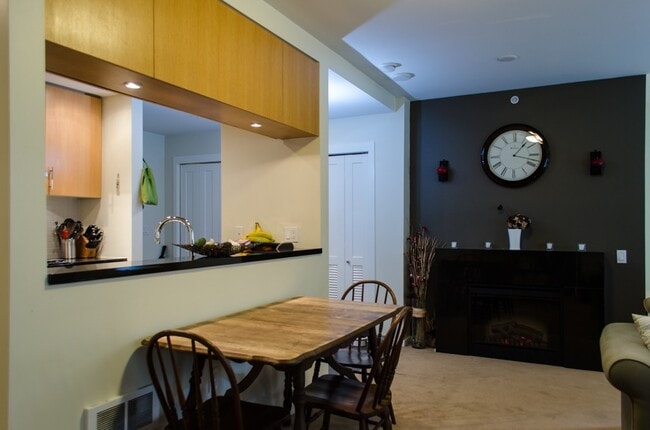 Photo - 2721 1st Ave Unidad 208