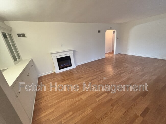 Photo - 1766 Linwood Ave