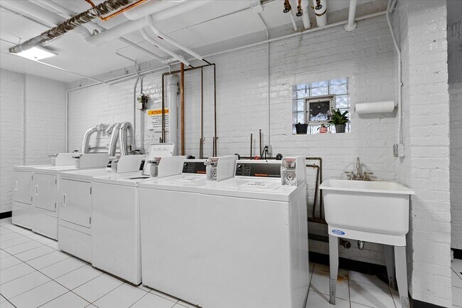 Photo - 426 W Barry Ave Unit 206