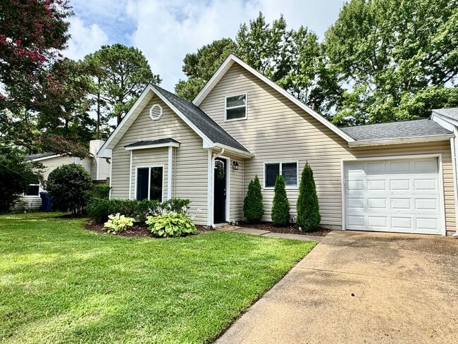 Building Photo - 1423 Goldfinch Ln