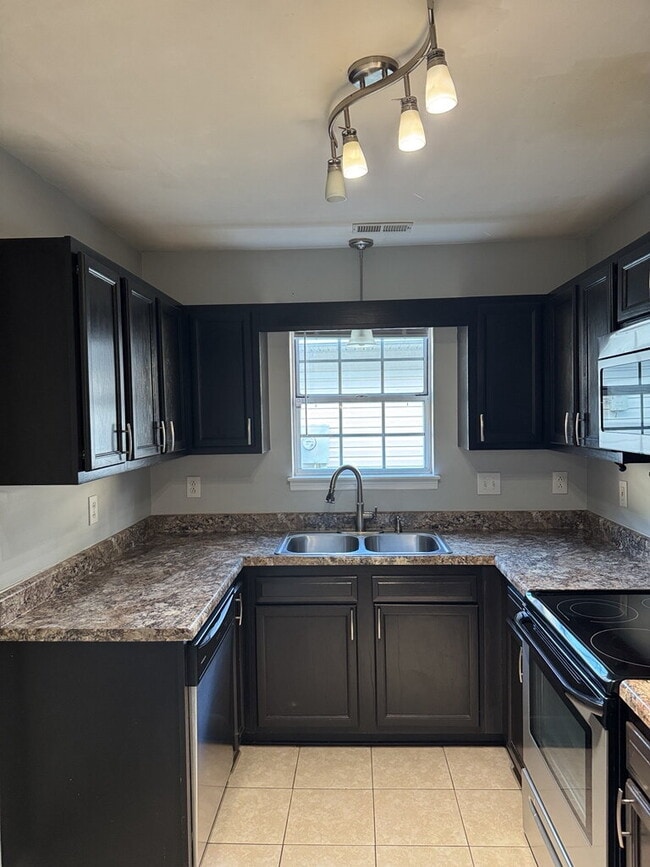 Photo - Beautiful 3 Bedroom, 2 Bath Home-3016 E. Windgate Ct.