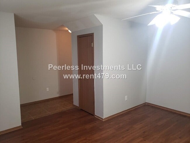 Photo - 1043 Vale St
