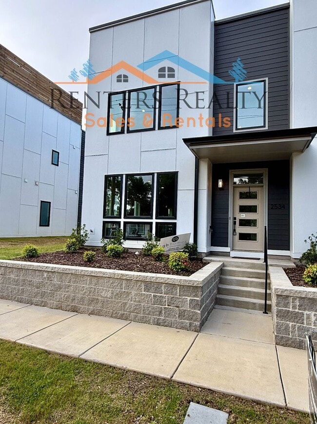 Building Photo - Stunning 2 Bedroom with Courtyard Rental