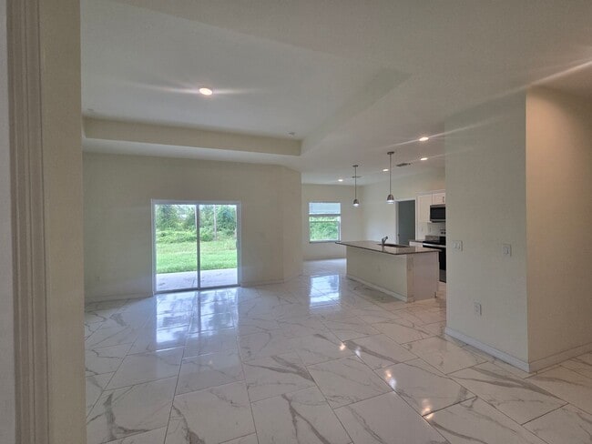 Photo - Large 4 Bed 3 Bath with 2 Car Garage-LEHIG...