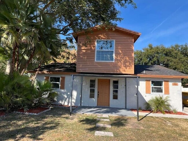 Building Photo - 1731 Ave C NE