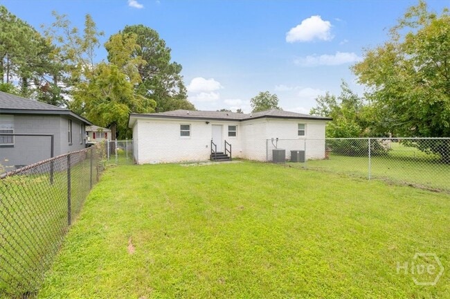 Photo - 2120 Krenson St