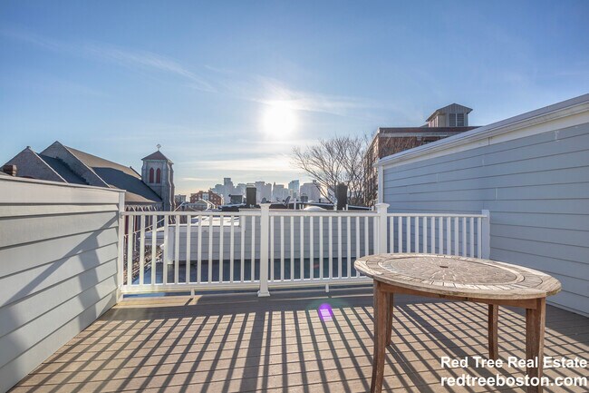 Photo - 72 London St Unit 3R