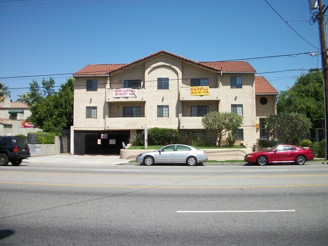 Photo - 6924 Woodman Ave Apartments Unit 205