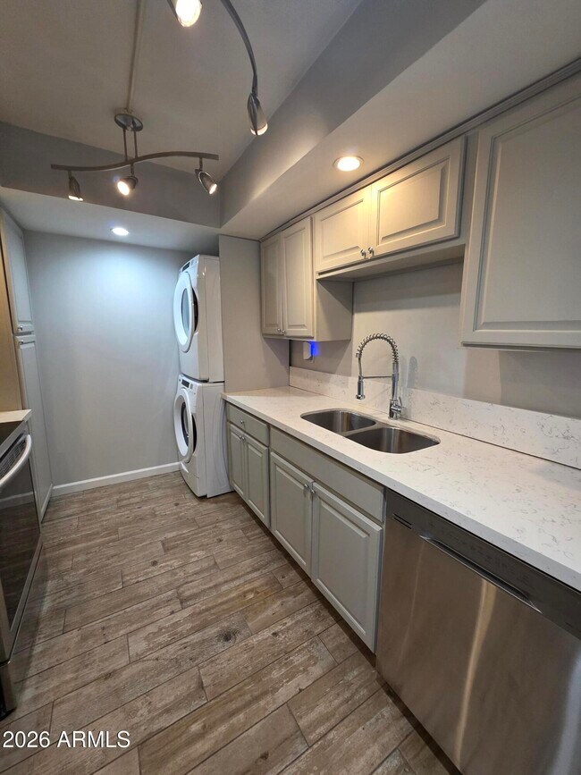 Photo - 10444 N 69th St Unit 127