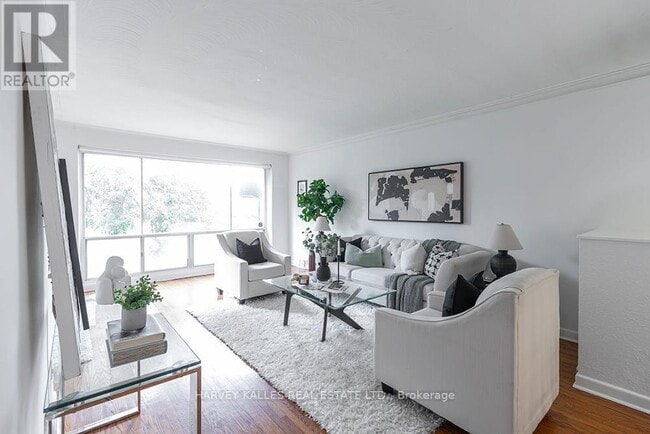 Photo - 135 Combe Ave