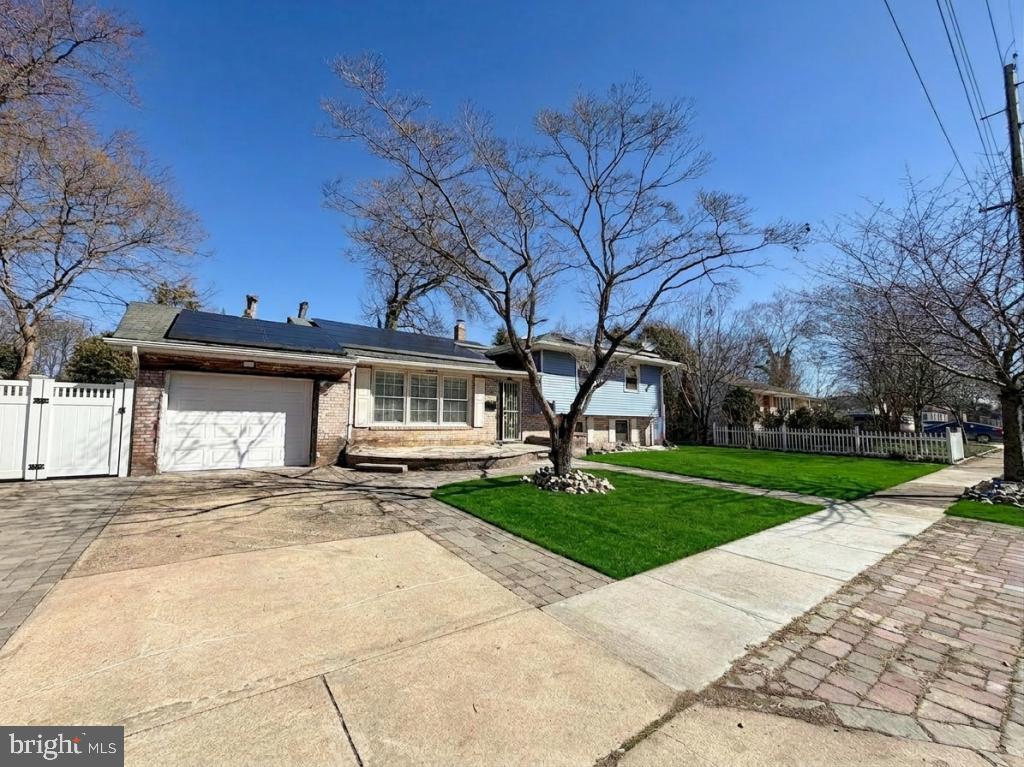 Photo - 322 W Nicholson Rd