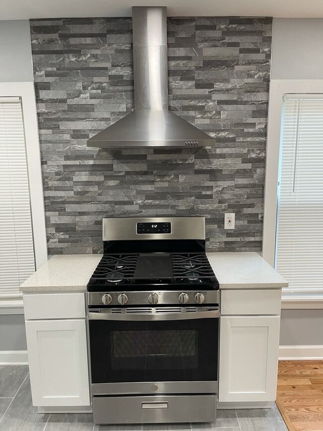 Photo - 402-404 Poplar St Unit 1st Fl