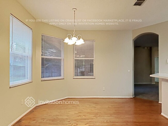 Photo - 2430 Leaning Pine St