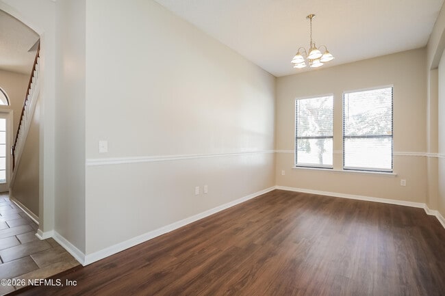 Photo - 1093 Maple Ln