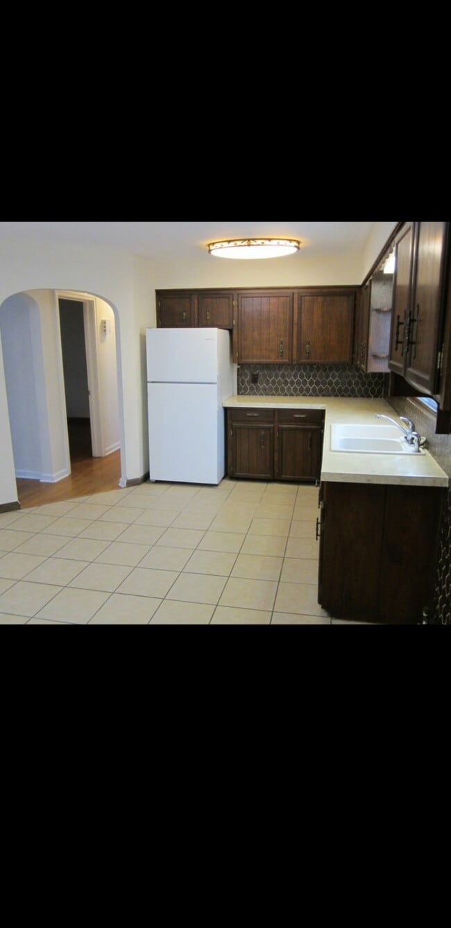 Photo - 2824 Wise Ave NW