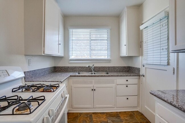 Photo - 4084 S Muirfield Rd Unidad 4084-C
