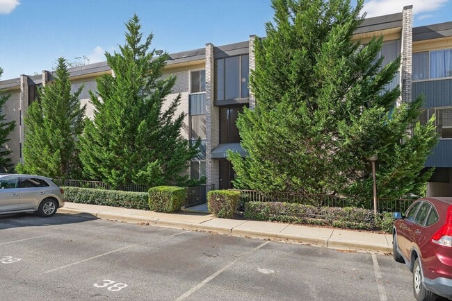Photo - 2 bed 1 bath condo for rent in Rockville