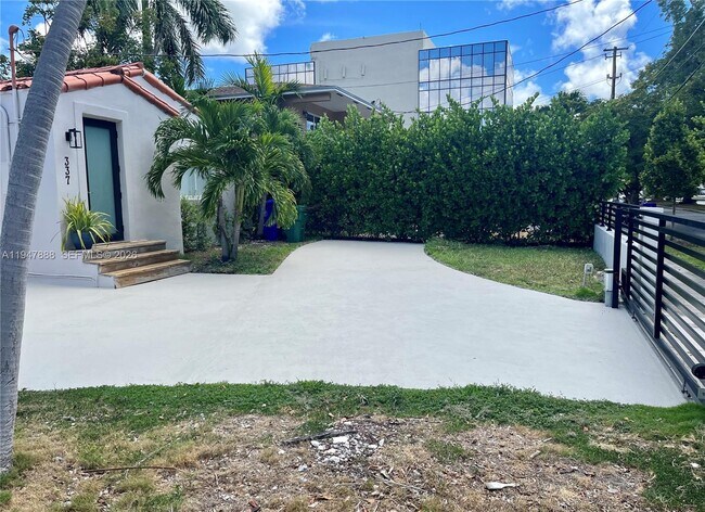 Photo - 337 SW 23rd Rd