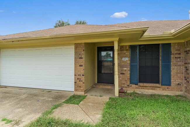 Photo - Beautiful 3 bedroom / 2 bath