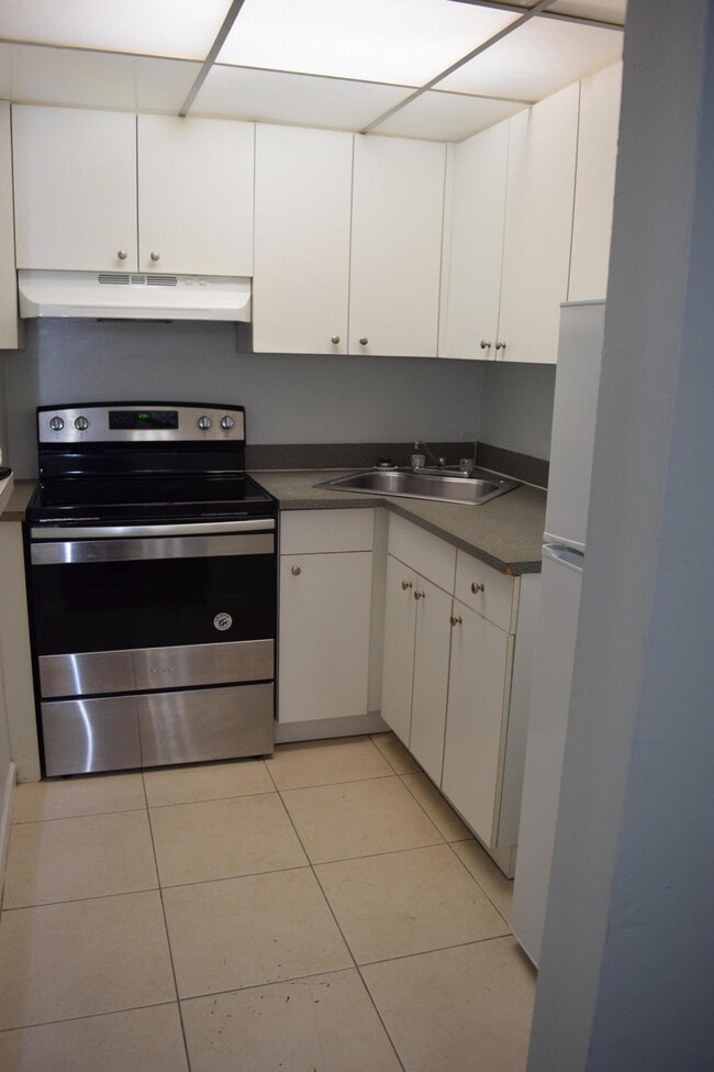 Photo - 151 SE 6th Ave Unidad 14