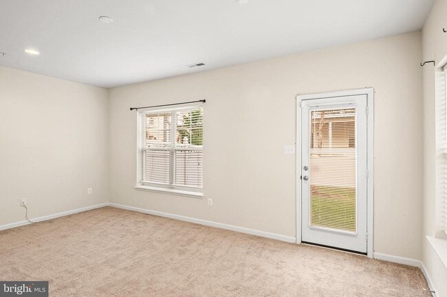 Photo - 214 Tanner Ln