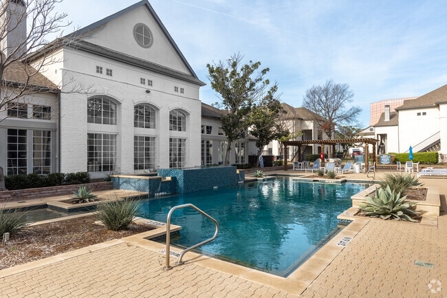 Piscina - Verlaine on the Parkway