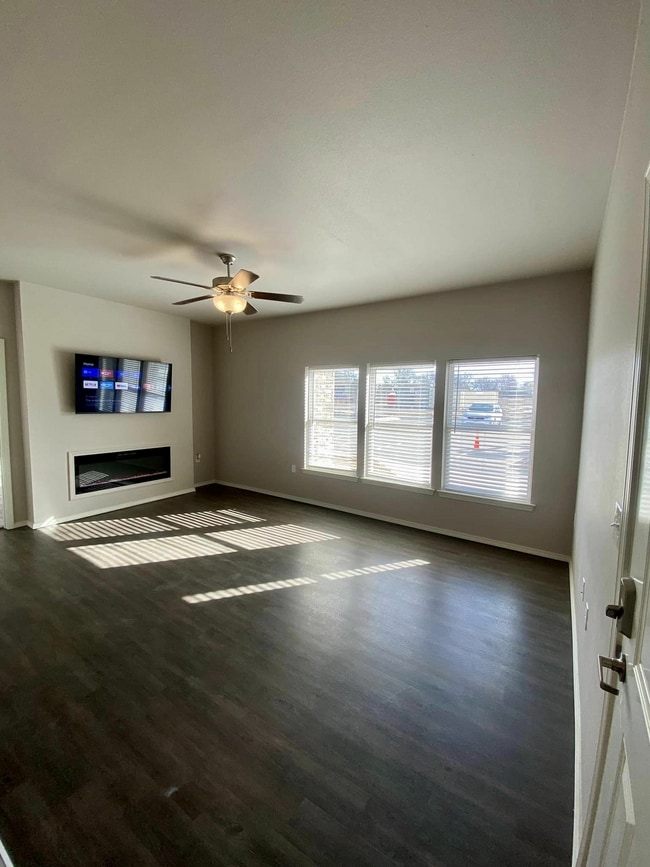 Crown at Seven Oaks Apartment Homes