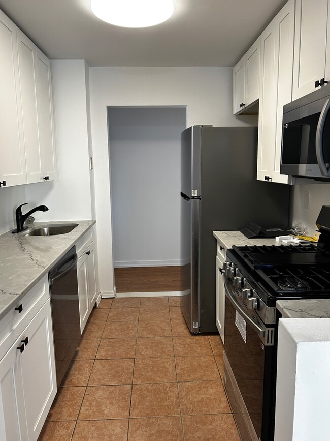 Photo - 80 Richmond Hill Rd