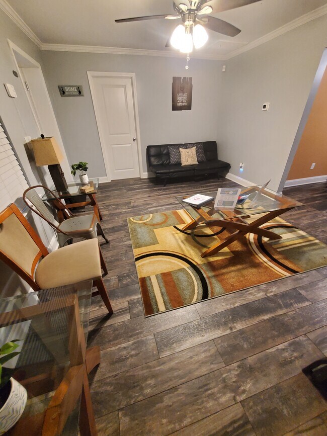 Sala de estar - 818 Lee Andrews Ave SE