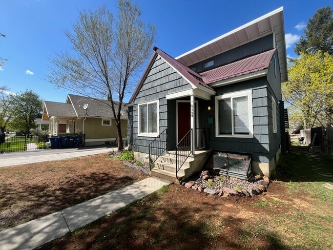 Newly Renovated 3 Bed, 2 Bath With Amazing... - Newly Renovated 3 Bed, 2 Bath With Amazing... Apartment Unit A