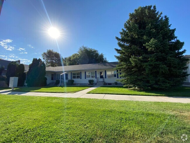 Building Photo - Nice Apartment Near College of Idaho