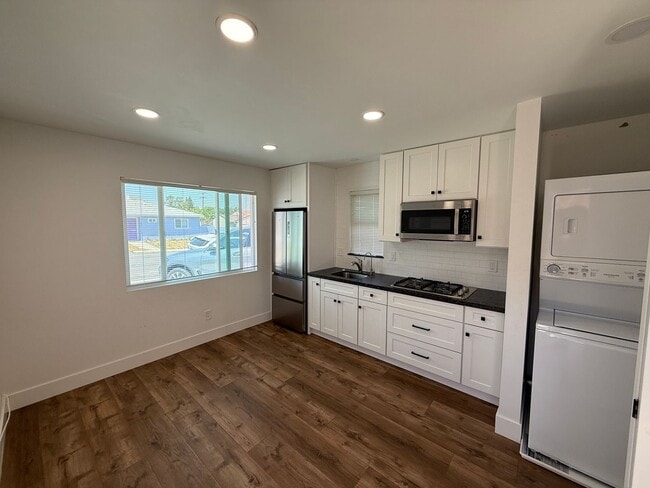 Photo - Newly Renovated Studio For Rent!