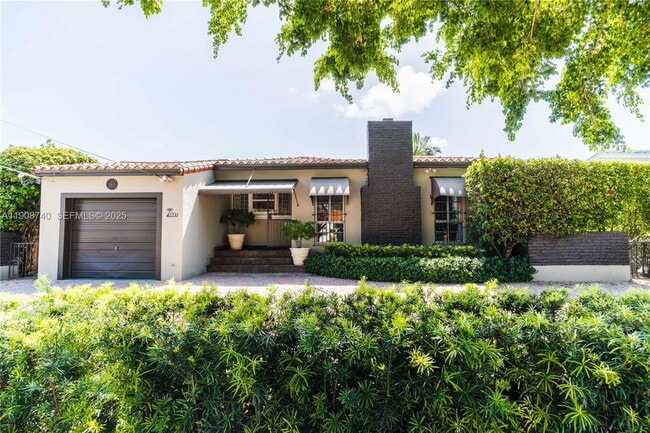 Building Photo - 1921 SW 18th Ave