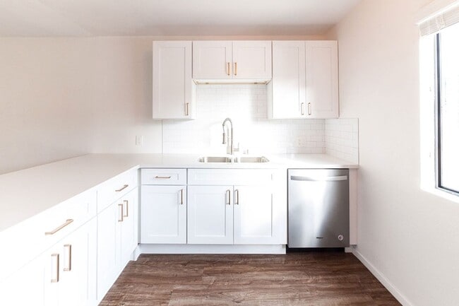 Photo - 255 S Ave 55 Unidad 01