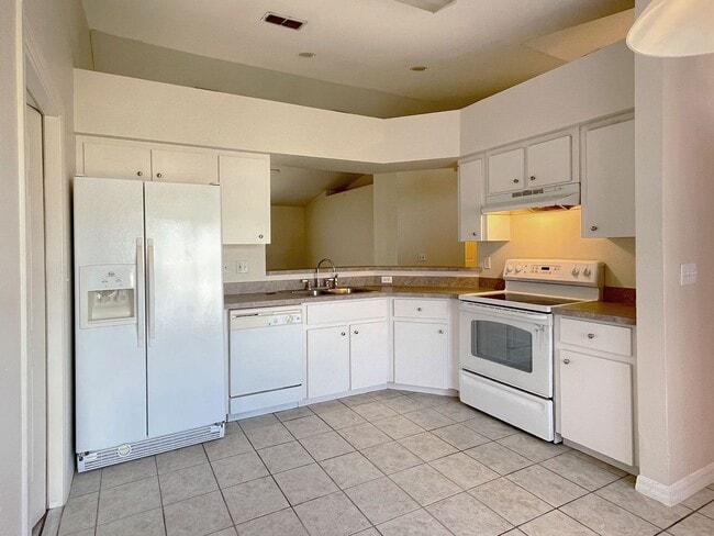 Photo - Three-Bedroom Home near Lake Elbert