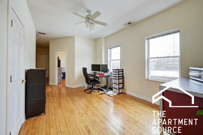 Photo - 882 N Marshfield Ave Unit 3F