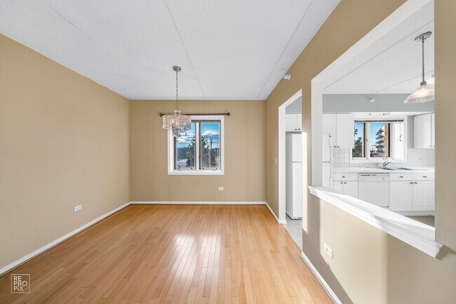 Photo - 650 N River Rd Unit 411